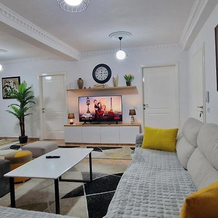 Daily Rent Apartment City Center Elbasan 6 エクステリア 写真
