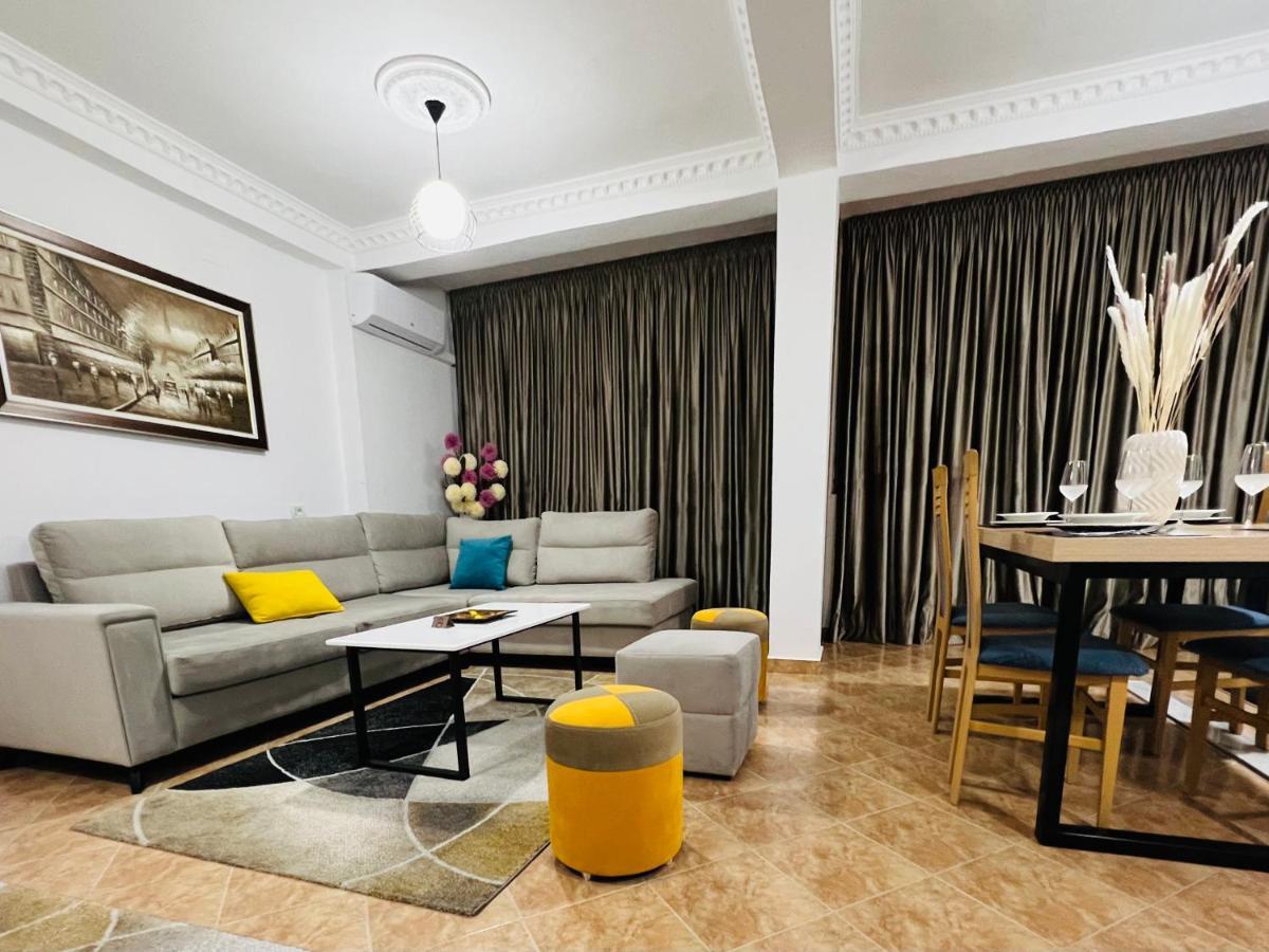 Daily Rent Apartment City Center Elbasan 6 エクステリア 写真