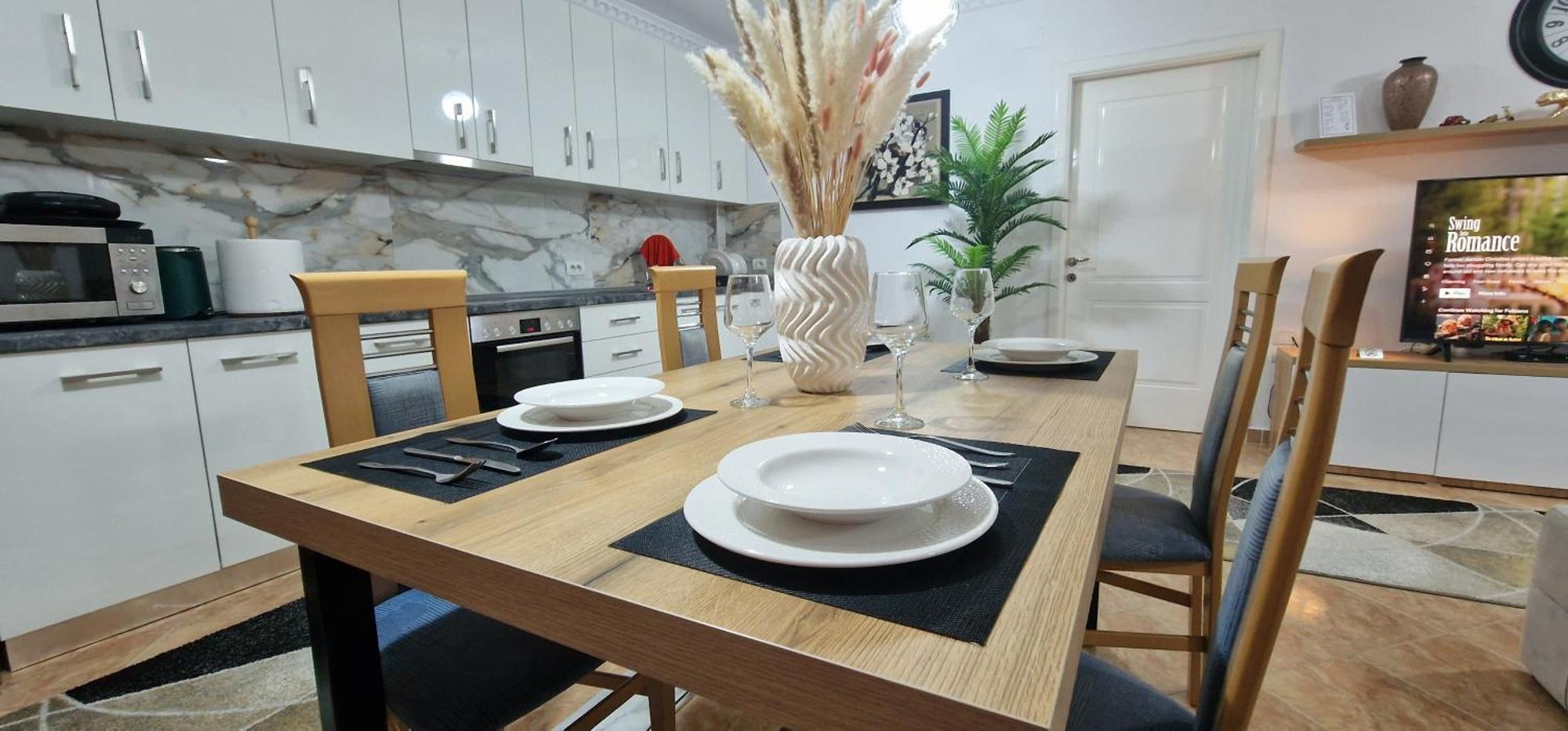 Daily Rent Apartment City Center Elbasan 6 エクステリア 写真